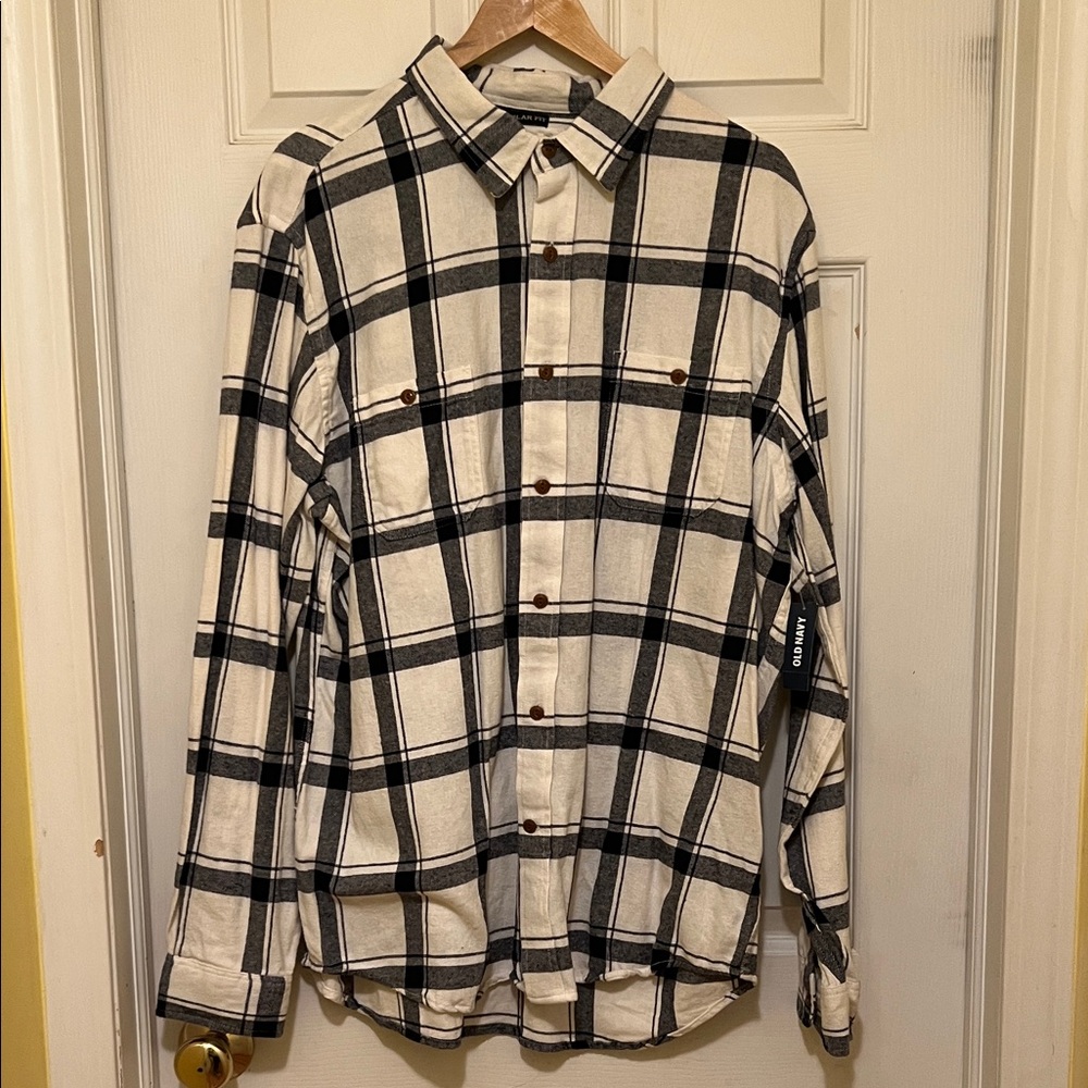 NWT Old Navy Men’s Regular Fit Plaid Button Down Flannel Size XL